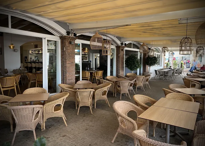 Hostal Marissal By Dorobe Nerja