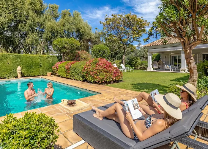 Private Vacation Marbella I Guadalmina Golf Front Villa, Private Pool, Cinema Room, Top Location, Close To The Beach And Puerto Banus