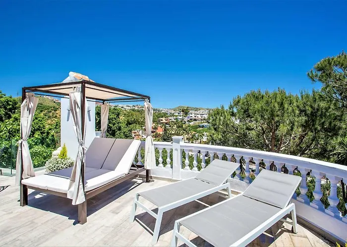 Luxury Villa With Swimming Pool And Jacuzzi Marbella with Pool