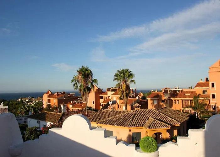 Rooftop Villa - Chalet En Cabo Pino Con Vistas Al Mar, Jardines Y Piscina Marbella